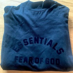 New never worn! Essentials Fear of God longsleeve heavyweight- BLACK MENS SMALL